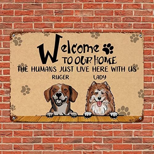 Alioyoit Забавно Куче Метален Знак Потребителското си Име на Кучето Добре дошли в Нашата къща, Хората Тук с нас, Закачалка за домашни