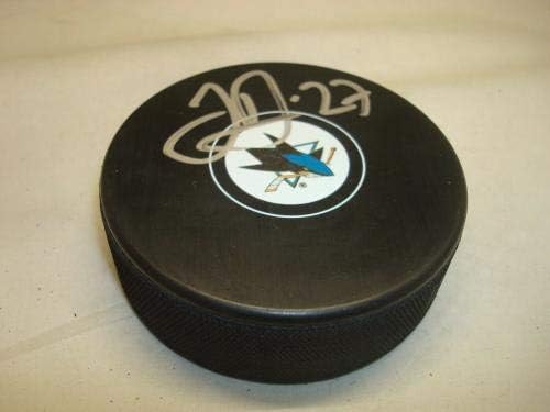 Джонас Дон подписа хокей шайба Сан Хосе Шаркс с автограф 1А - за Миене на НХЛ с автограф