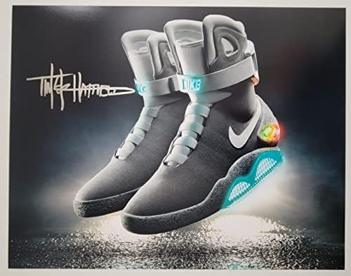 Тинкер Хетфийлд подписа Nike MAG Back To The Future С автограф от ЗВЕЗДИТЕ на снимката 11x14