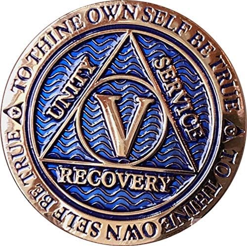 5-годишният медальон AA прашни сини на цвят, с позлатените чип