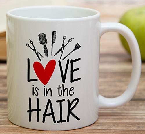 Retreez Забавна чаша - Love is in the Hair Фризьор-стилист 11 Грама Керамични Чаши за Кафе - Забавни, Саркастичные, Вдъхновяващи рожден ден подаръци за приятели, колеги, братя и с?