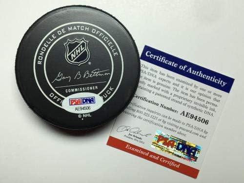 Дерик Энгелланд подписа хокей шайба Vegas Golden Knights PSA AE94506 - за Миене на НХЛ с автограф